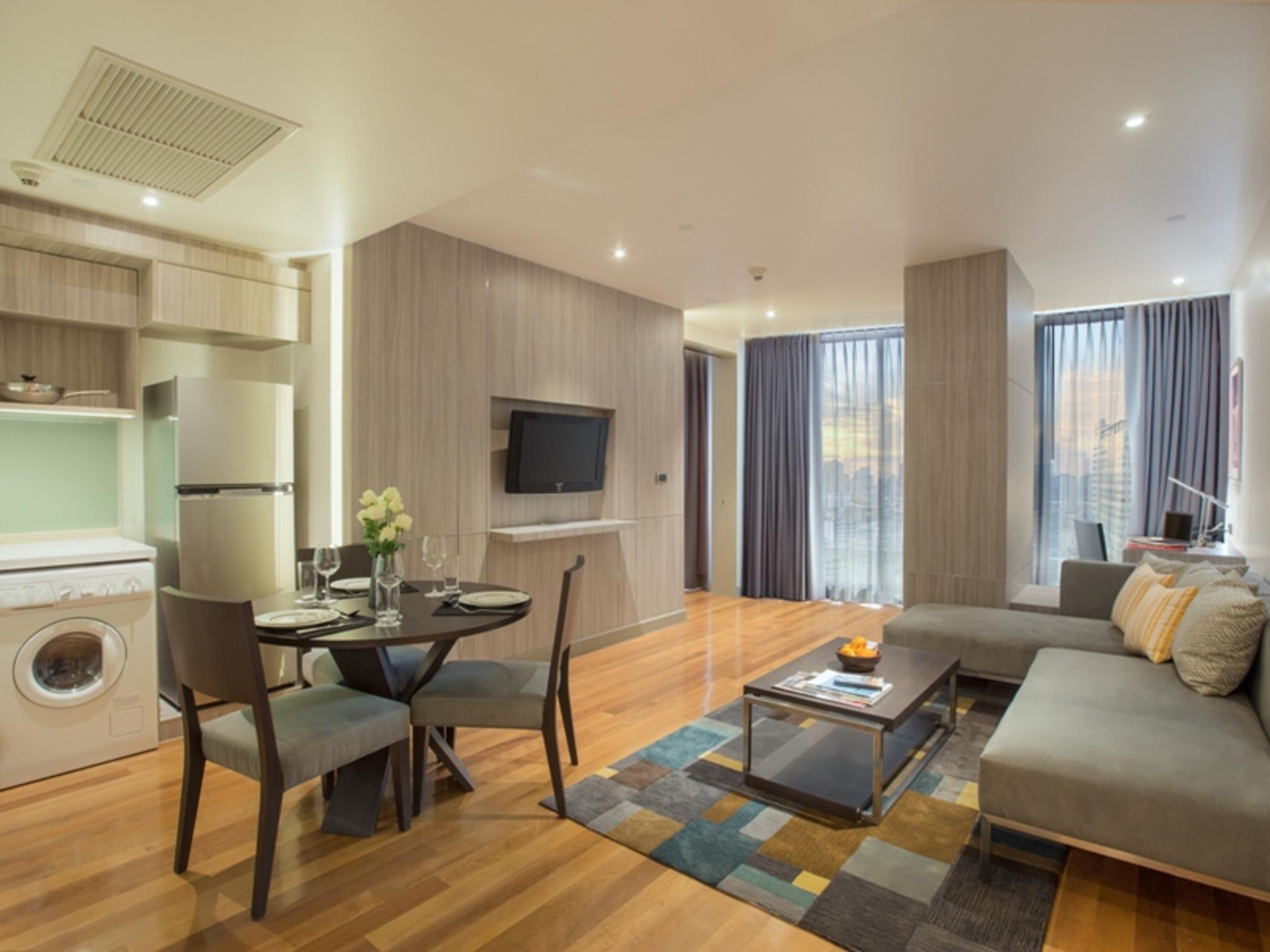 Fraser Suites Sukhumvit Bangkok Exterior foto A typical apartment at The Collective Old Oak