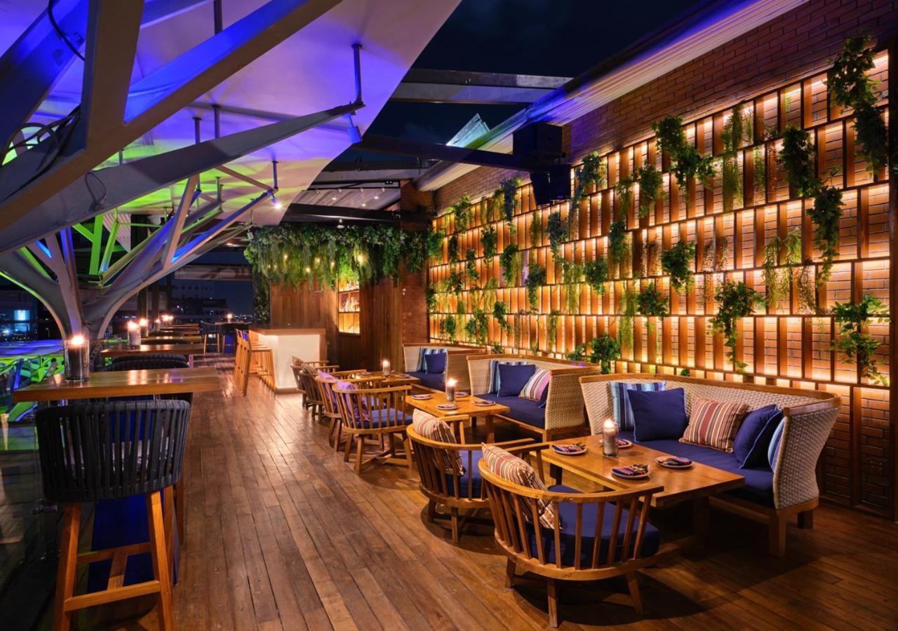 Fraser Suites Sukhumvit Bangkok Exterior foto The interior of the restaurant