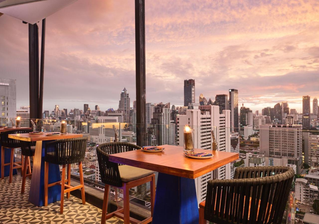 Fraser Suites Sukhumvit Bangkok Exterior foto View from the bar