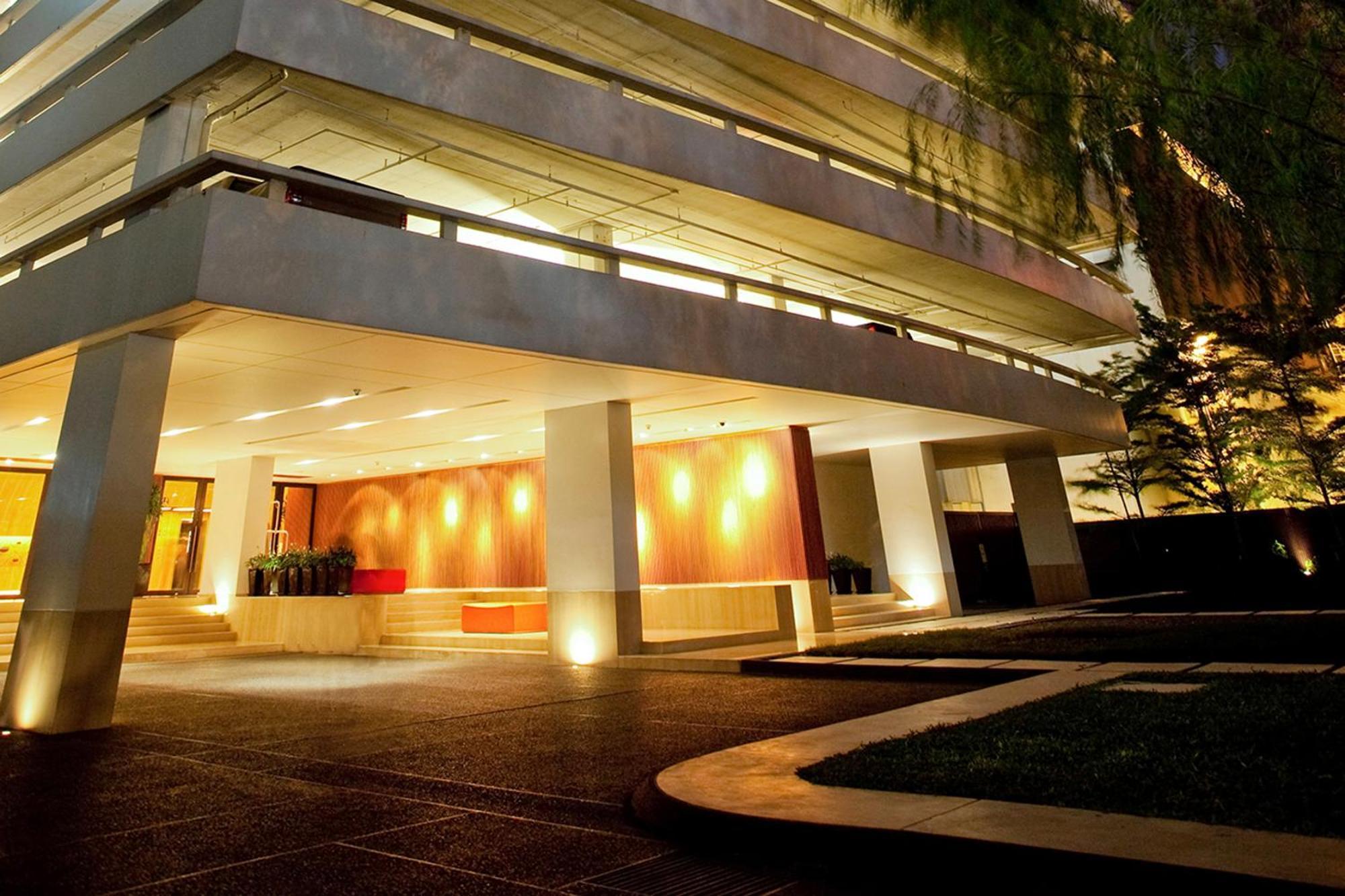 Fraser Suites Sukhumvit Bangkok Exterior foto The main entrance of the hotel